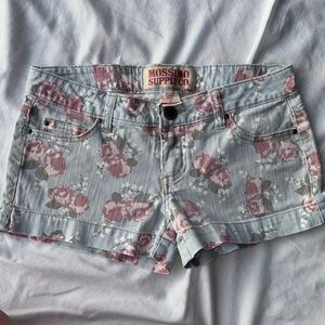 Mossimo Rose Shorts - Size 3 (Fit 6) - Excellent Condition!